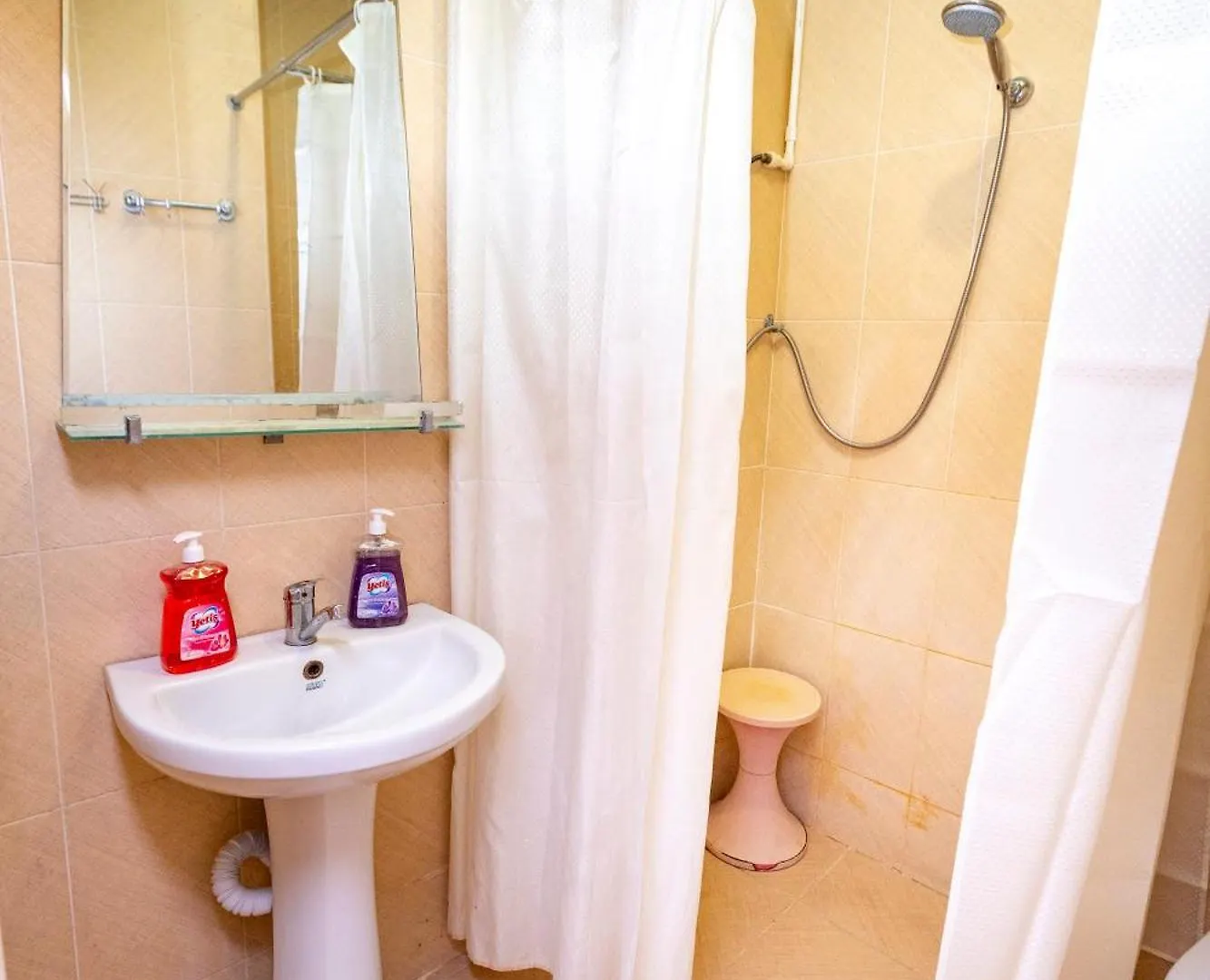 Homestay In Tbilisi Center Gm Lägenhet